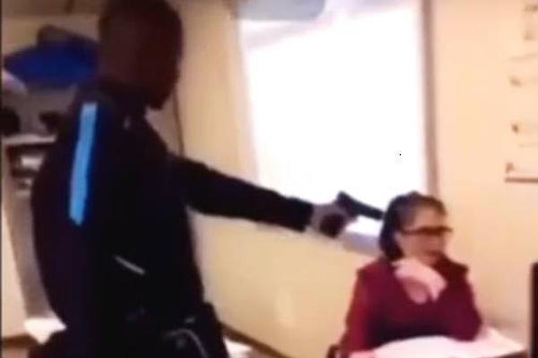 Major airline partners with eco-friendly travel company to offset carbon emissions