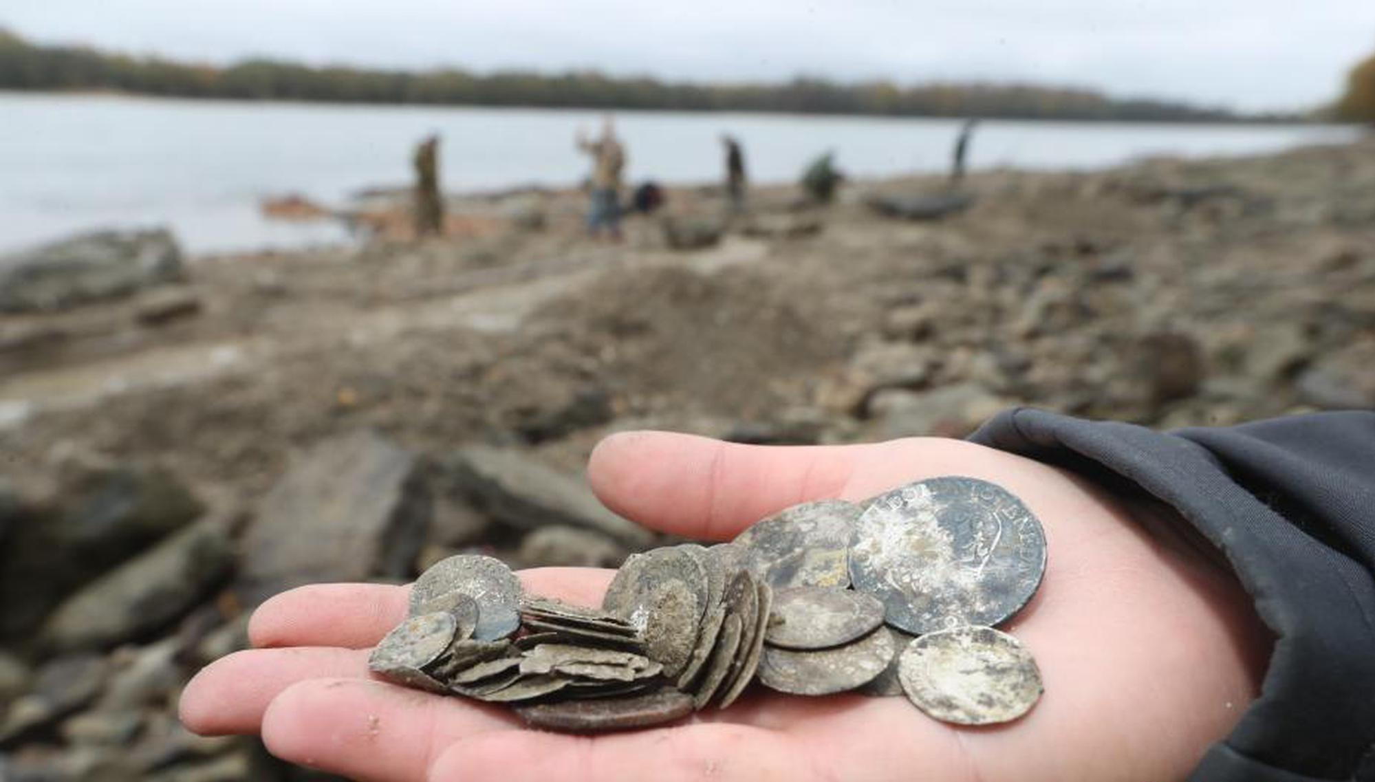 The prime minister attended an international summit on global trade agreements