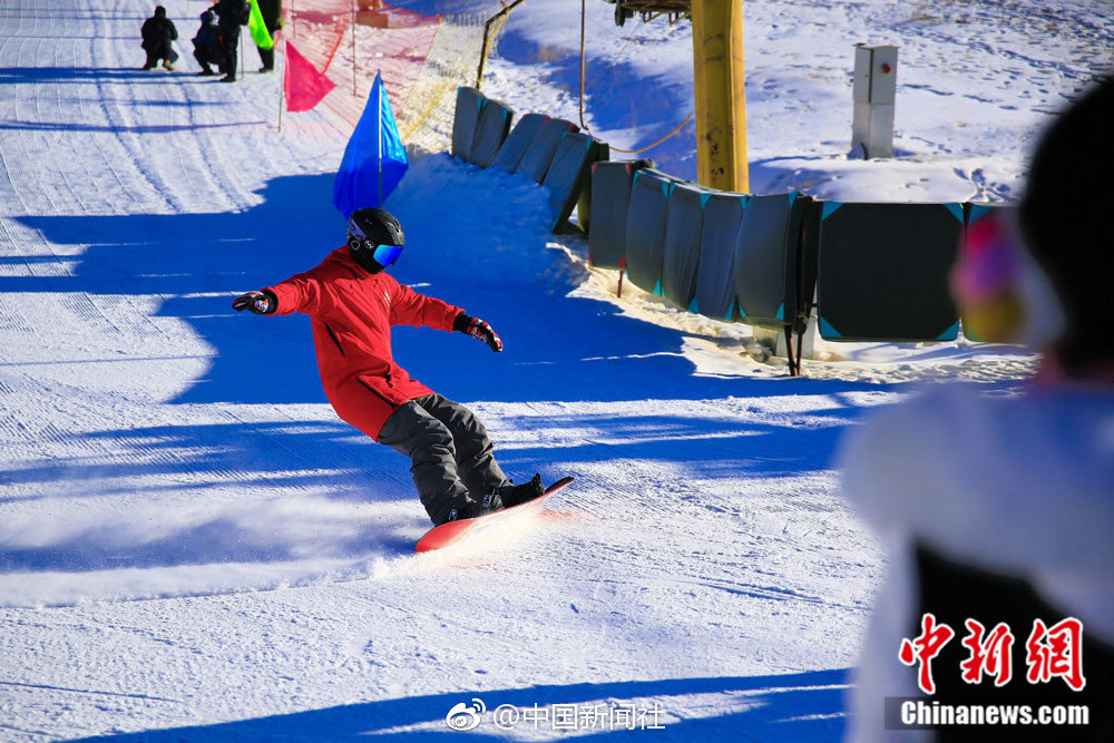 Local businesses donated goods and services to a charity auction benefiting a children’s hospital