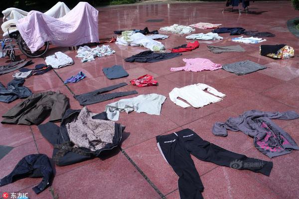 Study shows that drinking eight glasses of water daily improves skin hydration