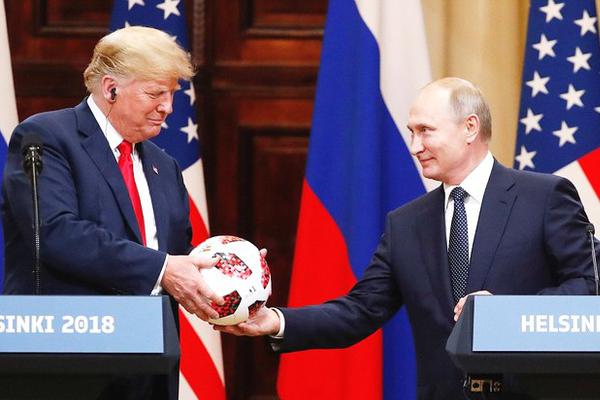 Candle company supports reforestation with each sale