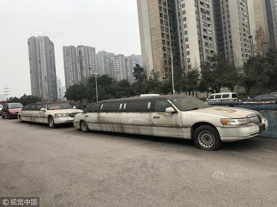 An airline partnered with a hotel chain to offer discounted travel packages for families