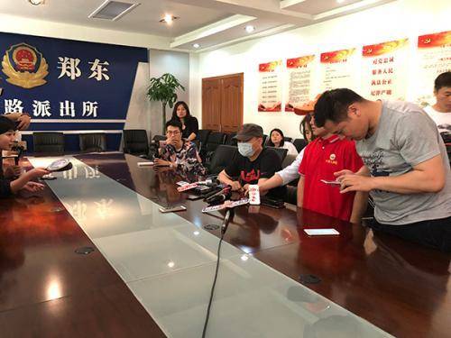 An international aid organization delivered 14000 tons of food to a country facing severe famine due to conflict