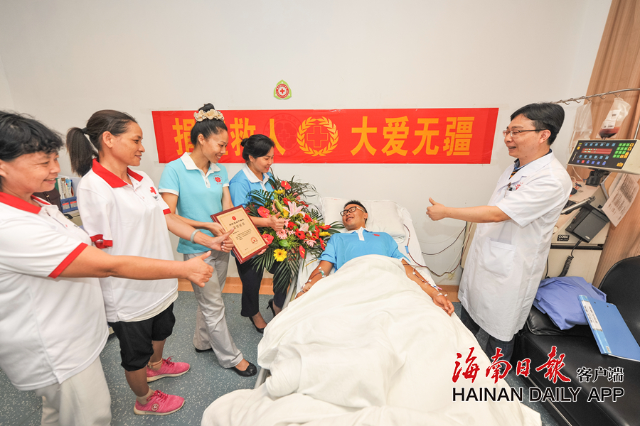 Researchers calculated that recycling one ton of paper saves 7000 gallons of water and 463 gallons of oil