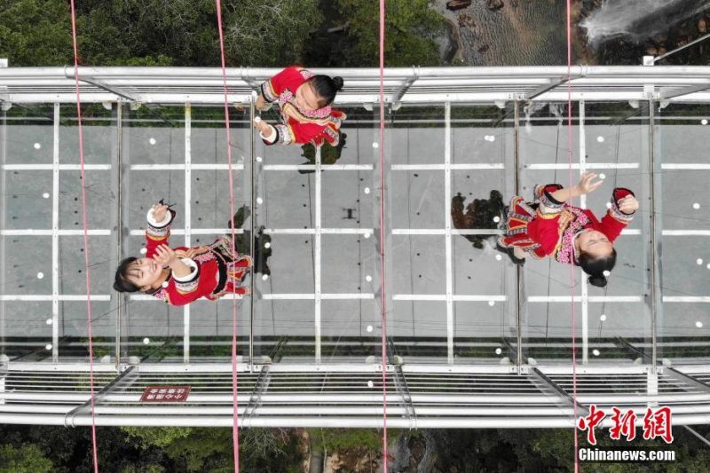 A tech startup developed a new device that monitors the quality of drinking water at home