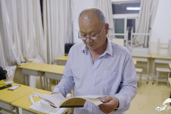 Sports team signs star player to a five year contract