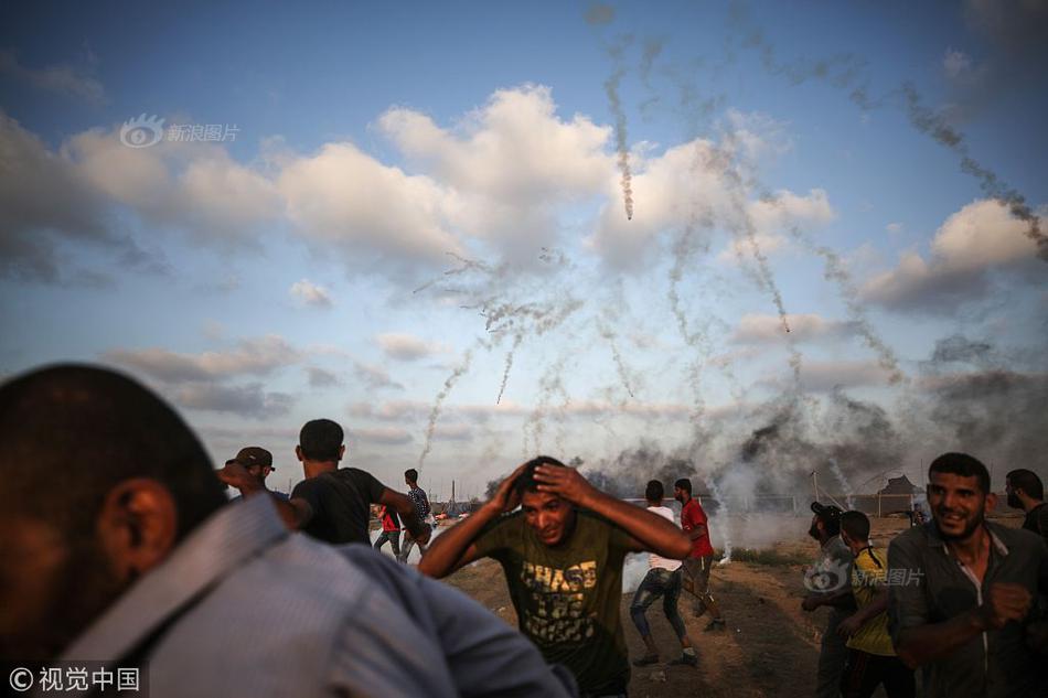 A breakthrough in battery technology was announced, with a new design that can charge electric vehicles in just 15 minutes.