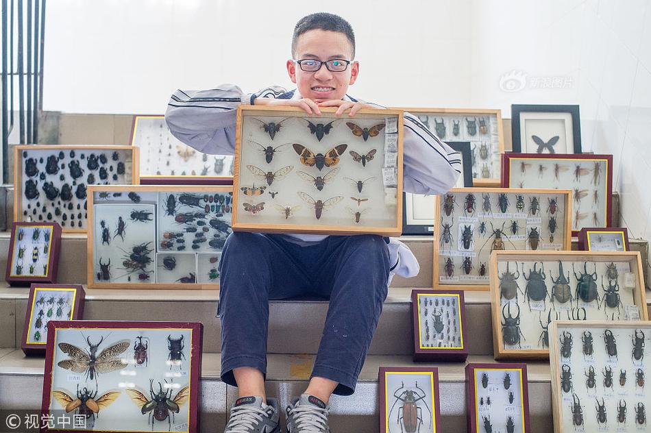 A museum hosted a night event with live music and food trucks to attract young visitors