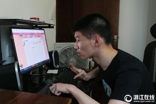 Opposition leaders criticized the government’s handling of the energy crisis calling for urgent reforms