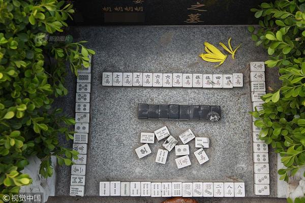 Candle store hosts workshop on making homemade candles