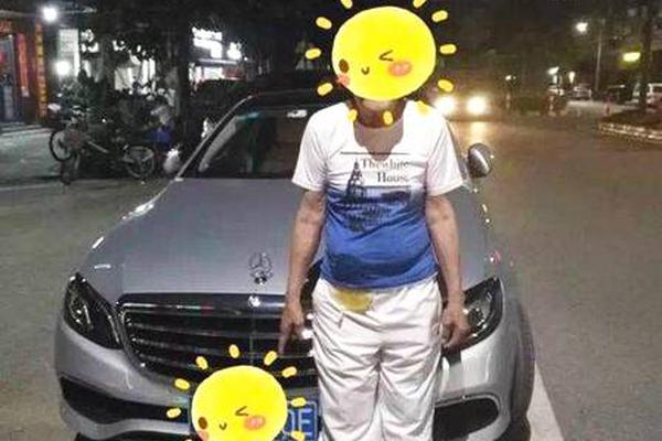 Candle company donates 10 percent of sales to environmental groups