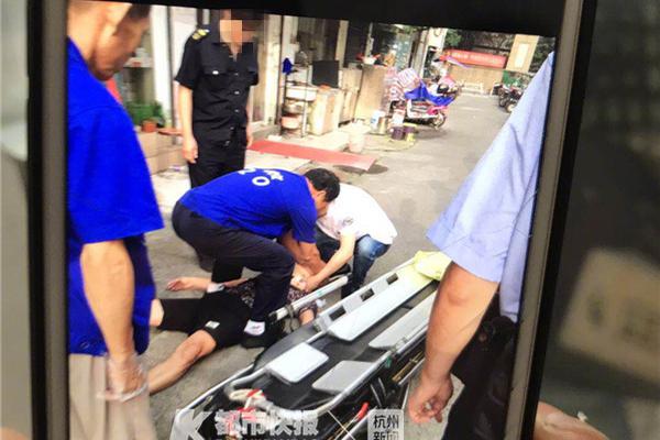 A renowned artist’s latest exhibition opened to critical acclaim attracting over 11000 visitors on its first weekend