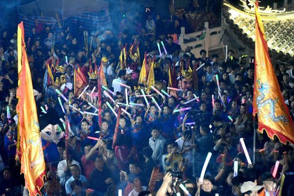 A coffee shop hosted live jazz nights every Friday, boosting evening sales by 35%