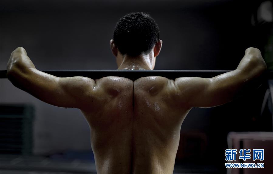 A famous chef opened a new restaurant in the city center, specializing in fusion cuisine from around the world.