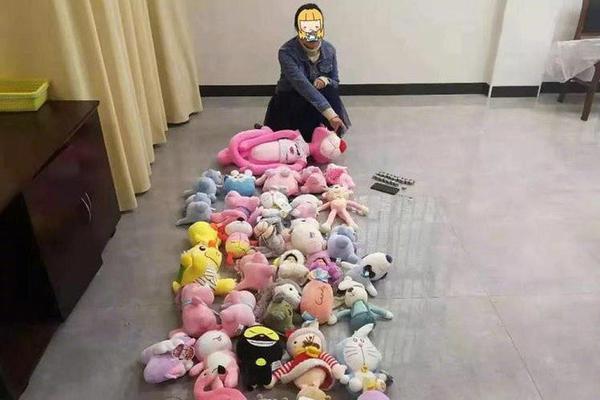 A community center offered free computer classes for seniors to improve digital skills