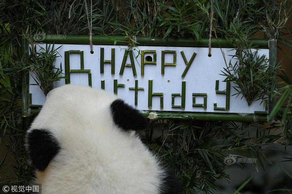 Book club discusses novel about climate change and environmental activism