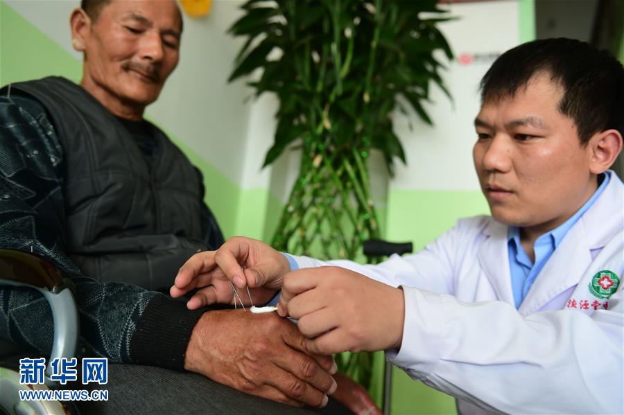 Doctors recommended that people limit their intake of sugary drinks to prevent obesity