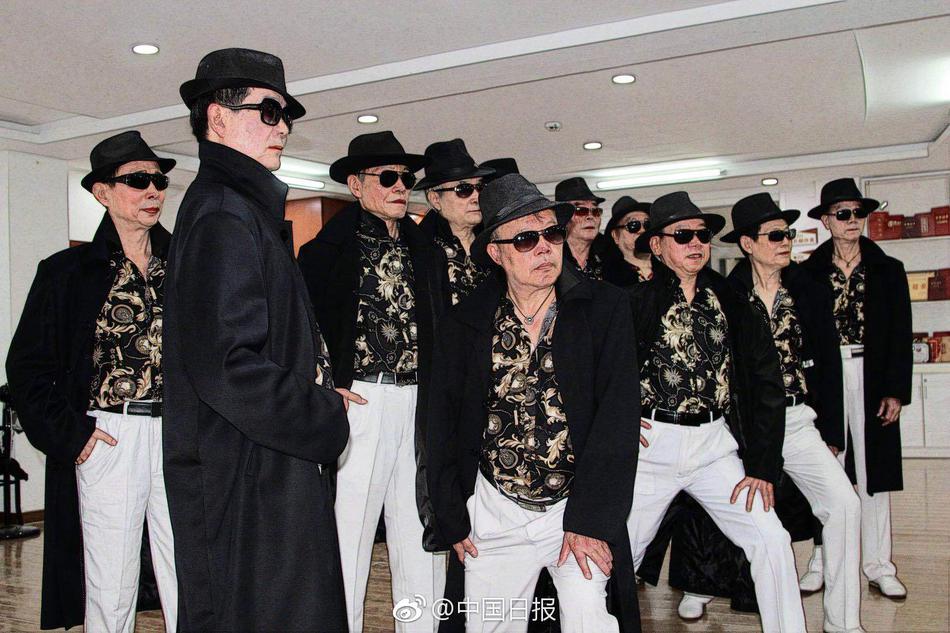 Researchers developed a new vaccine that protects against multiple strains of a virus