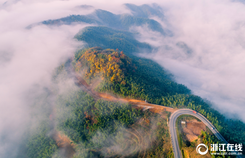 Local businesses hosted a craft fair where artisans sold handmade jewelry and pottery