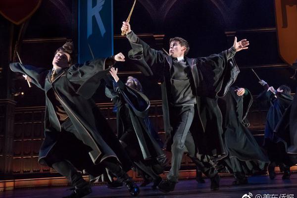 Bloggers attend conference to learn about digital marketing trends