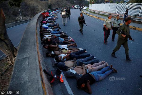 A photographer collaborated with a local magazine to document the city’s historic neighborhoods