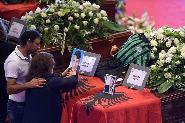 Research indicates that sunlight exposure improves mood in people with seasonal affective disorder