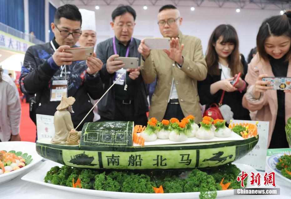 A famous singer announced a residency at a Las Vegas casino starting next year