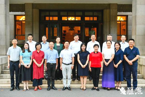 Pet store hosts adoption event for rescue dogs and cats