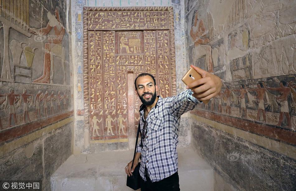 Fitness center adds new cycling studio with virtual reality rides