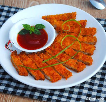 A community garden donated 100 pounds of green beans to a local food bank