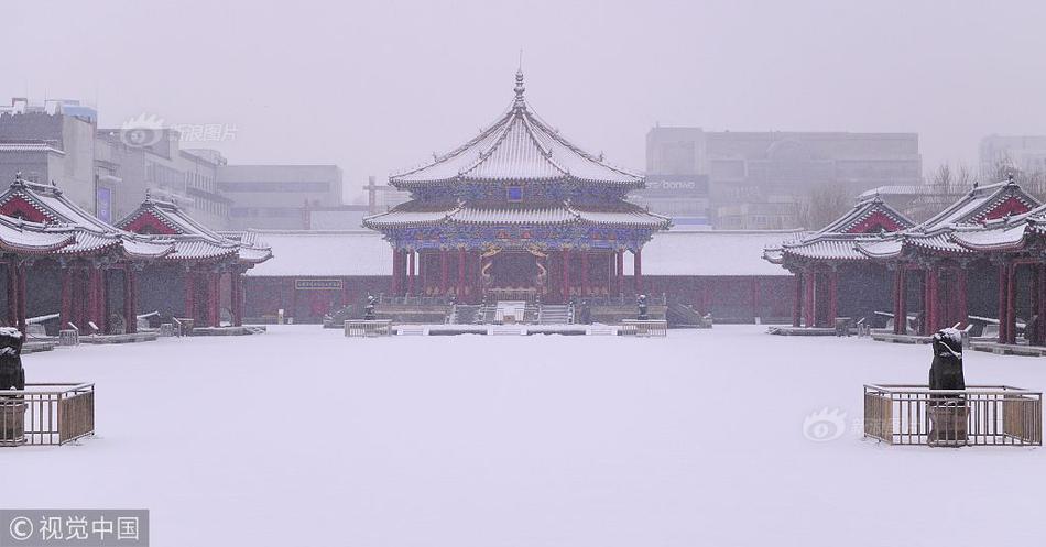 A fire department conducted a training exercise that involved simulating a multi-alarm building fire