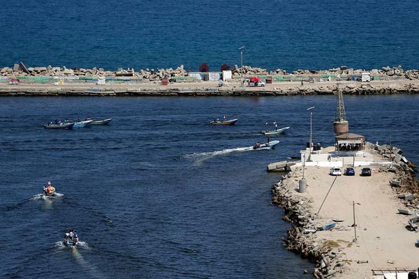 The school district announced it will provide free laptops to all students in grades 6-12