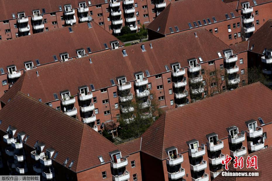 A tech company released software that helps teachers create online lessons