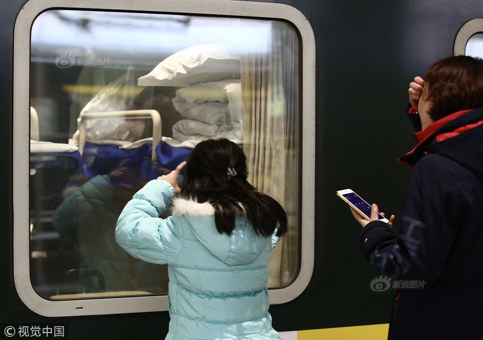 A grocery store started selling pre-made meal kits with easy-to-follow recipes