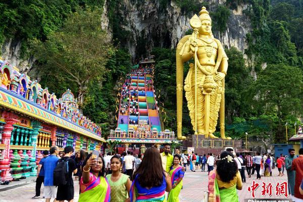 City hosts parade to celebrate local heritage and culture