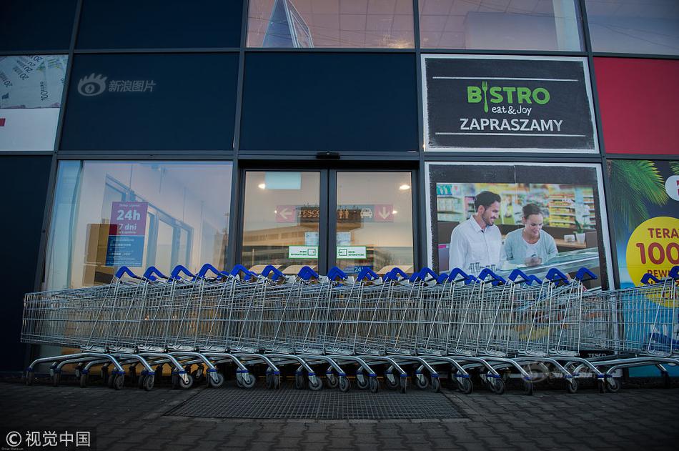 The government announced a new policy to reduce carbon emissions by 30% over the next decade