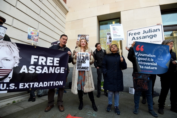 Researchers found that taking handwritten notes improves information retention better than typing