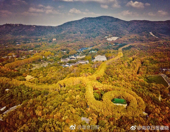 A school district bought new computers for all classrooms