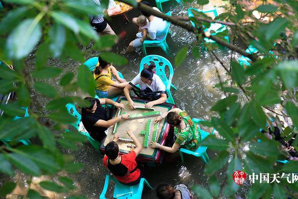 The national archive made thousands of historical photographs available for free online