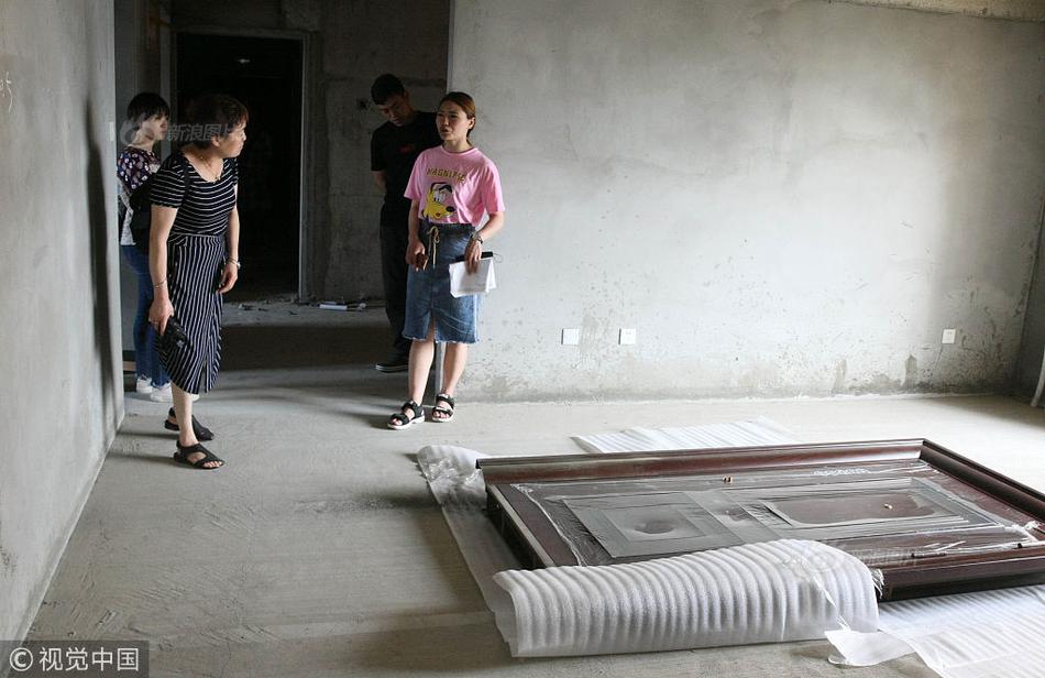 Track and field athletes set personal bests at regional invitational meet