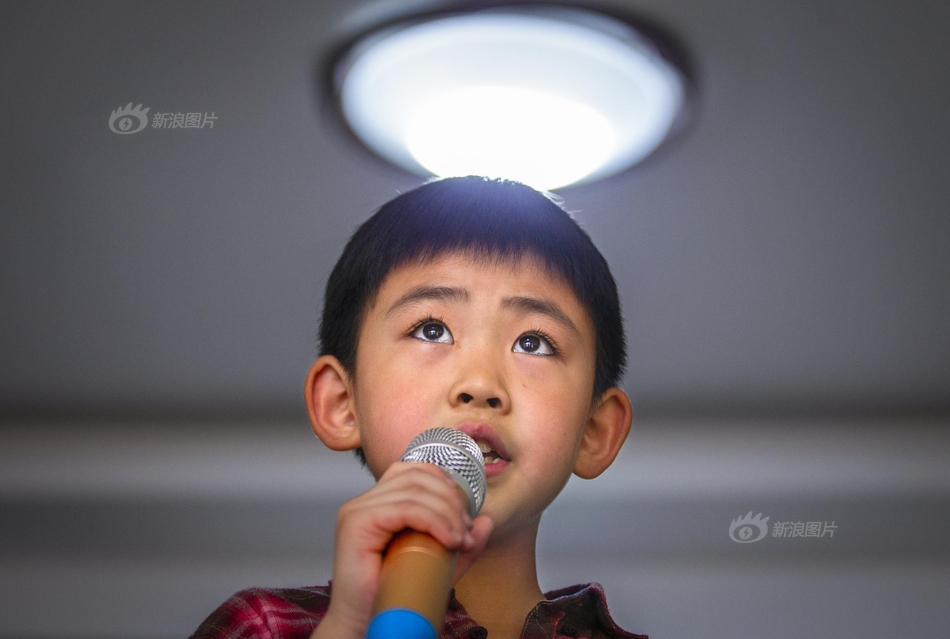 Biologists track movement of polar bears using satellite technology