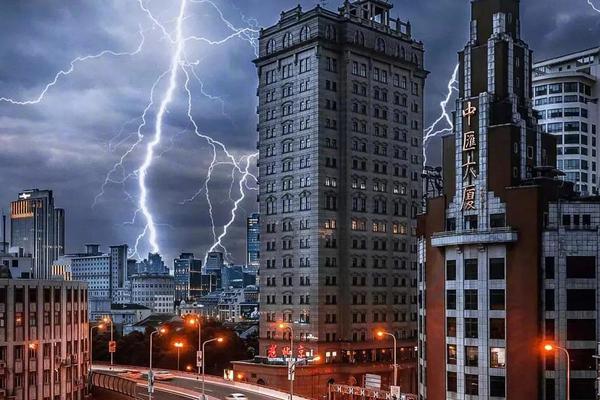 A fire department conducted a drill to practice responding to a large-scale emergency