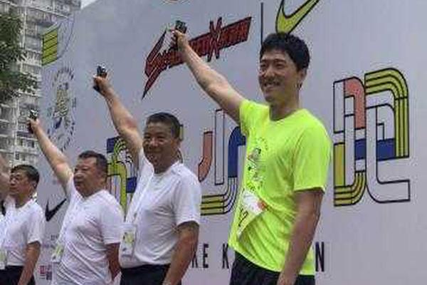 A famous fashion designer showcased their latest collection at an international fashion show, featuring sustainable and eco-friendly materials.