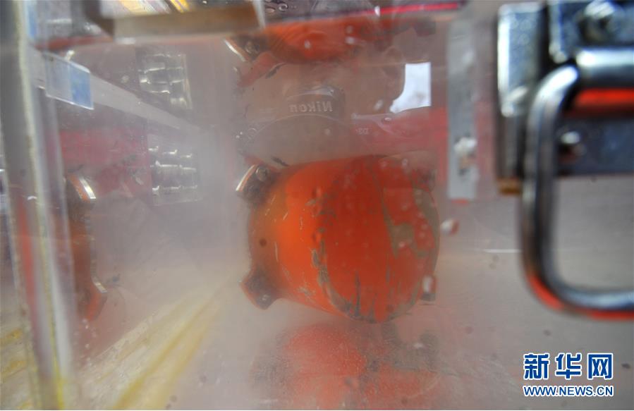 Park rangers teach visitors about Leave No Trace principles