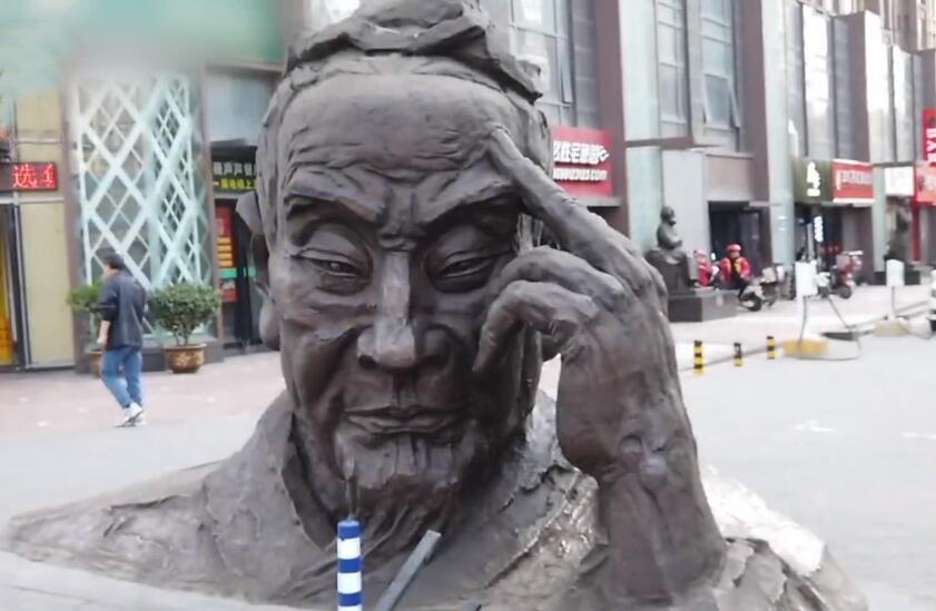 A museum hosted a family day with face painting and craft activities for children