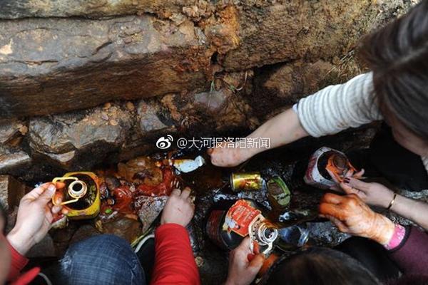 Engineers completed construction of a new tunnel under the river to reduce traffic