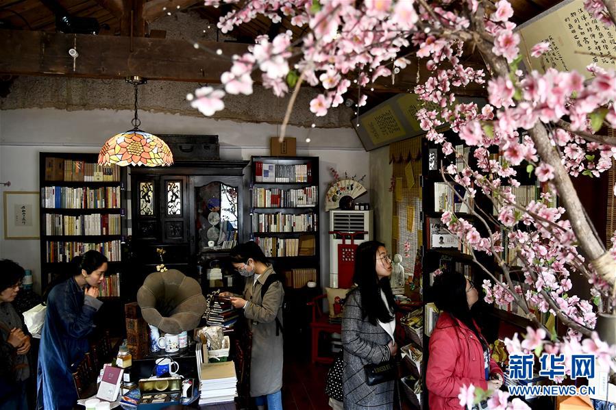 A new study revealed that drinking green tea daily may lower the risk of certain cancers